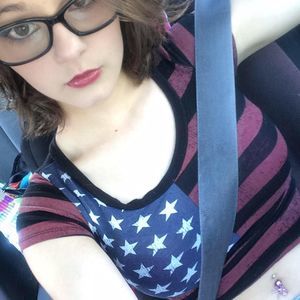 Meet your Posher, Charli